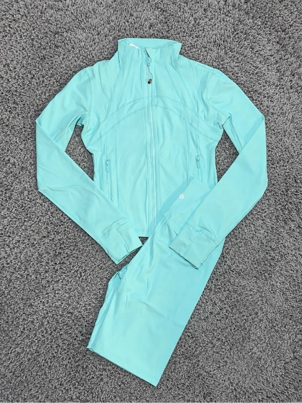 Light blue Define cropped jacket & shorts size 4